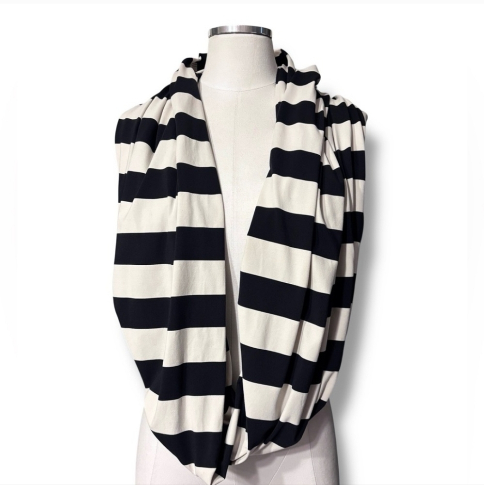LULULEMON Vinyasa Scarf Snap Closure Black & Ivory Striped